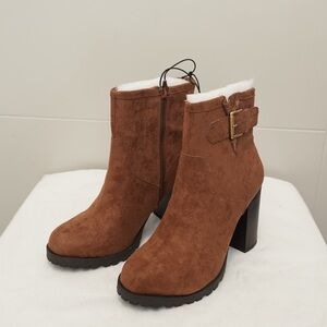 NWT a.n.a Cognac Brown Faux Suede Ankle Heeled Moto Boots Western Bikercore 8.5